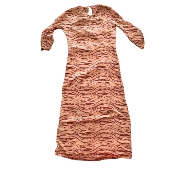 NWT Glamorous Tall Dress with Kimono Sleeves in Subtle Zebra - Picture 3 of 4